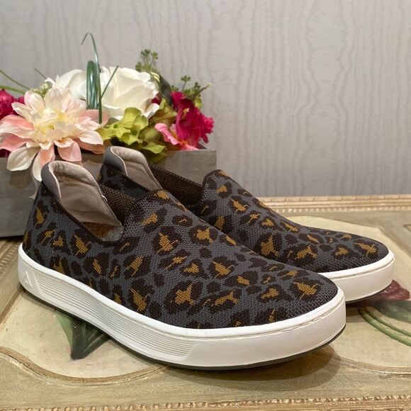 Nurse Mates Align Cosmic Leopard Print Slip On Shoes Sneakers Slip Resistant 10 - Picture 2 of 16
